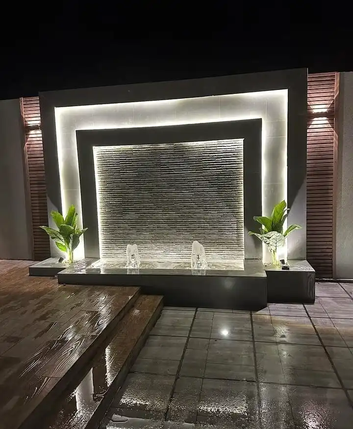 نافورة منزلية بديكور عصري — جازان